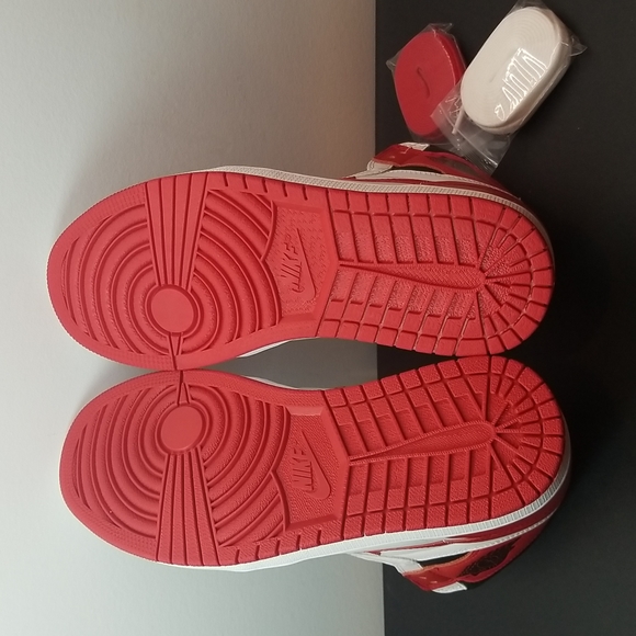 Air Jordan 1 Retro High OG Heritage. - Picture 4 of 8